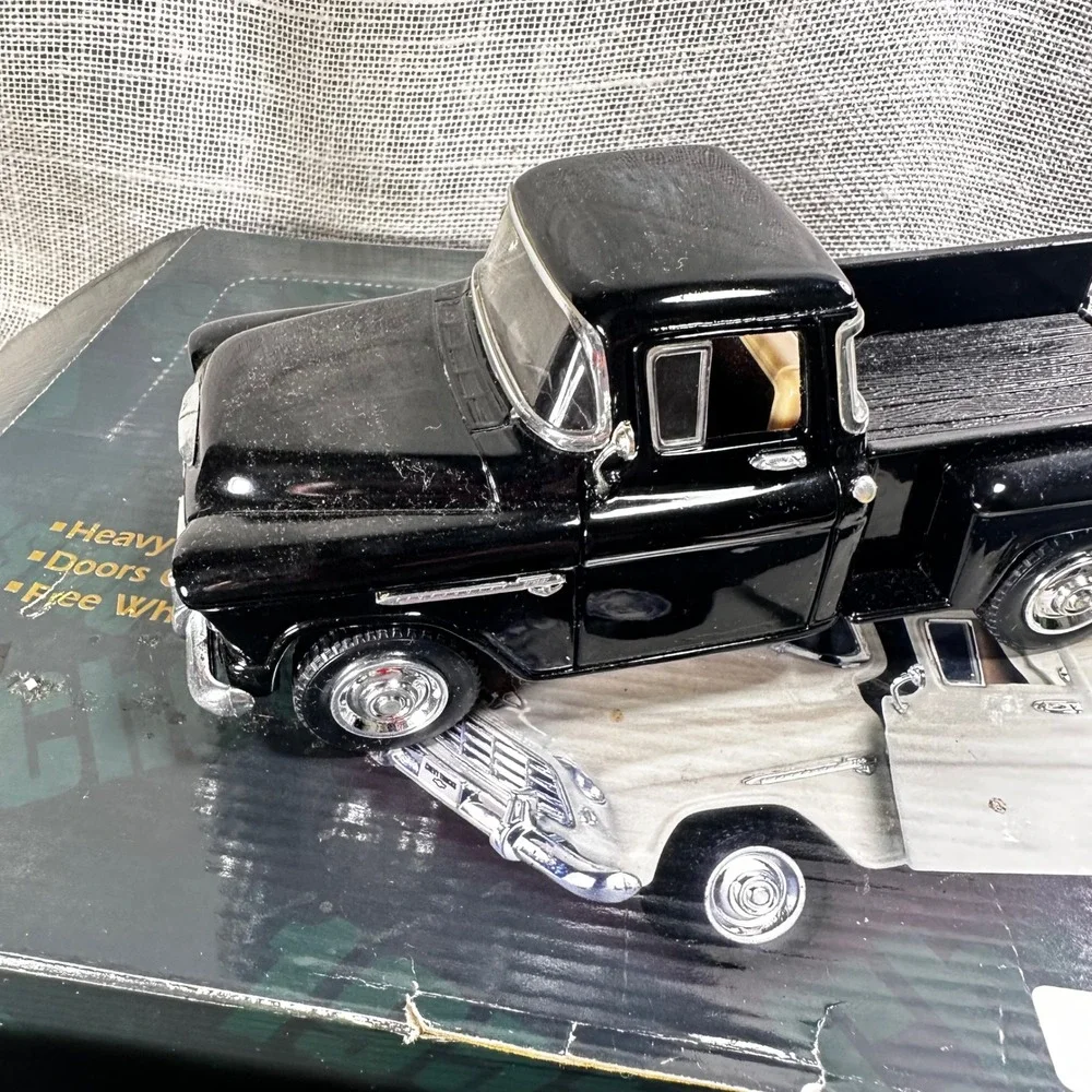Superior 1955 Chevy 3100 Stepside 1:24 Diecast Truck Lot of 3 w/ Display READ